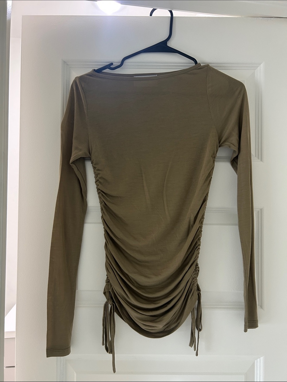 Modern Citizen Olive Ruched Long-Sleeve Top